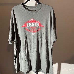 2XL Levi’s T-shirt